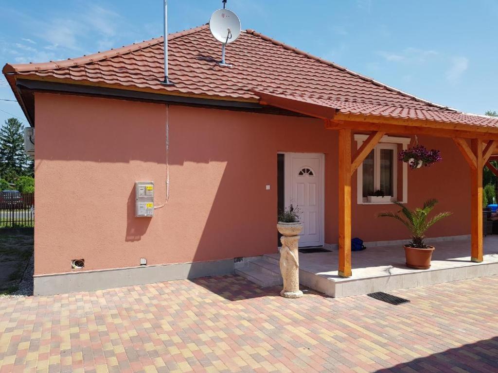 Rajmund Vendeghaz Balatonkeresztúr Exterior foto