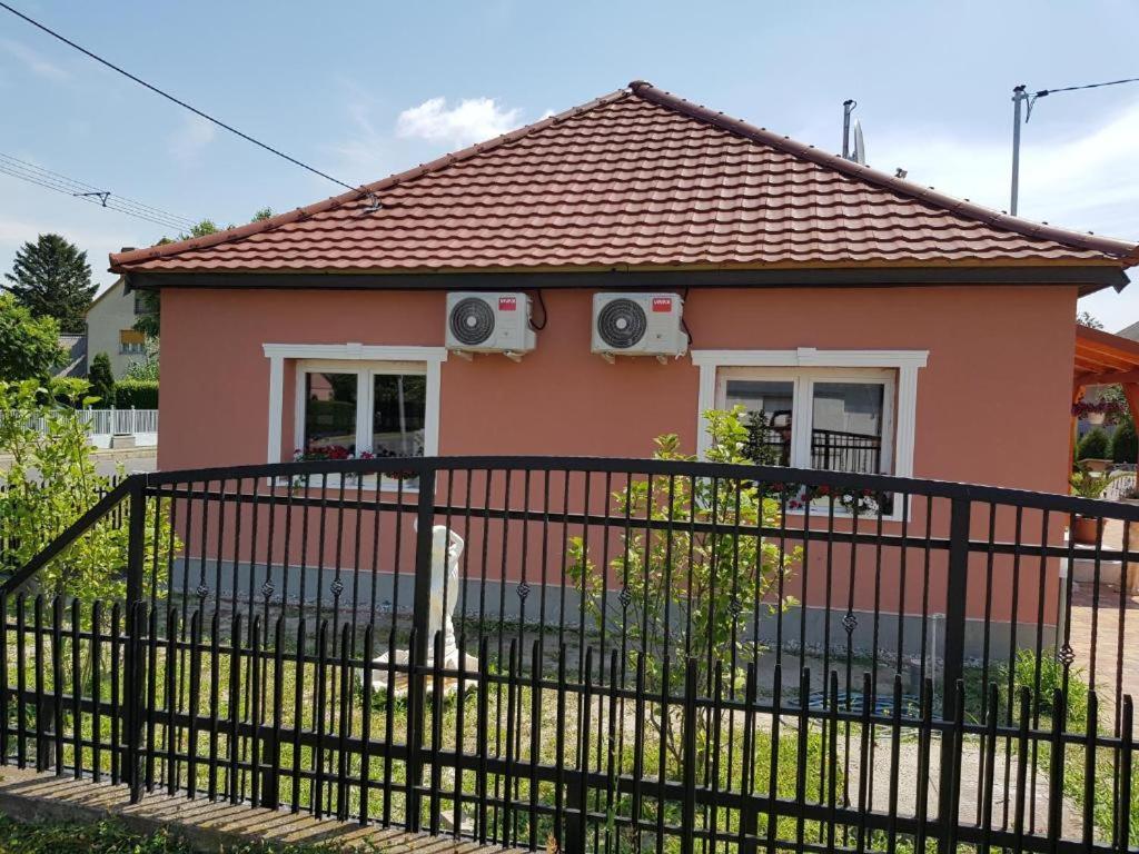 Rajmund Vendeghaz Balatonkeresztúr Exterior foto